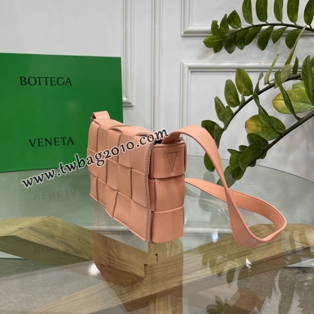 Bottega veneta高端女包 KF0017 寶緹嘉Cassette肩背女包 BV新款放大編織斜挎包  gxz1384